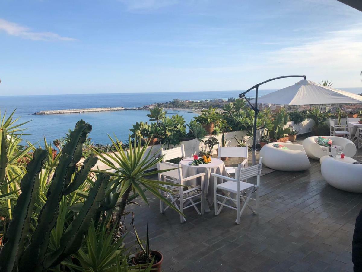 Villa Barbara Giardini Naxos Ngoại thất bức ảnh